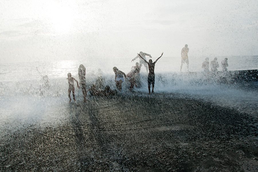 photographing malecon in havana