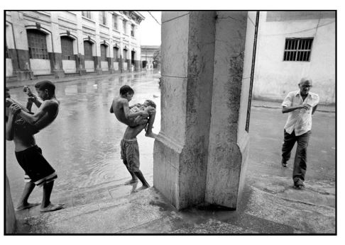 city picture of havana by cuban photographer RAUL CANIBANO